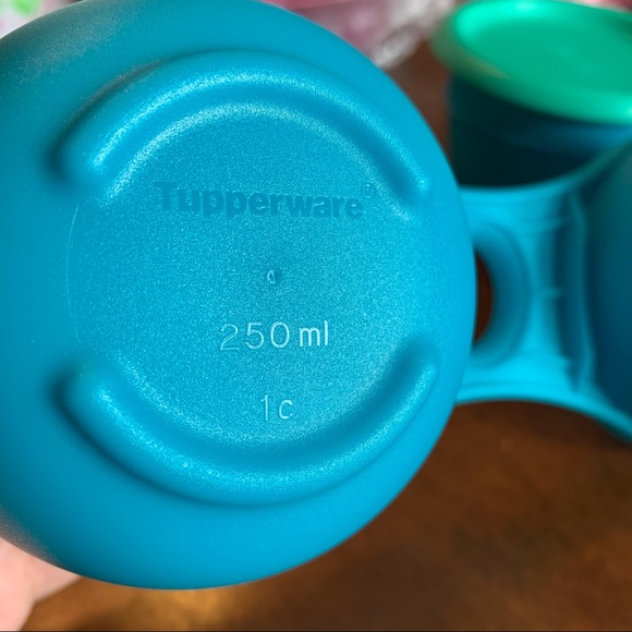 Tupperware Blossom Condiment Server - Picture 4 of 5